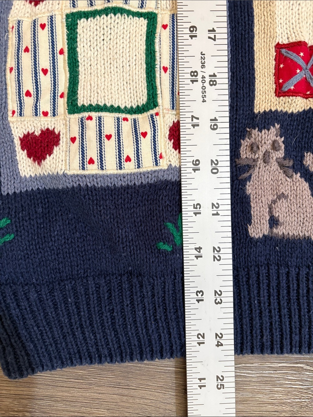 Vintage Northern Isles Navy Crewneck Sweater with Apple Barn and Quilt Motifs - Picture 12 of 14